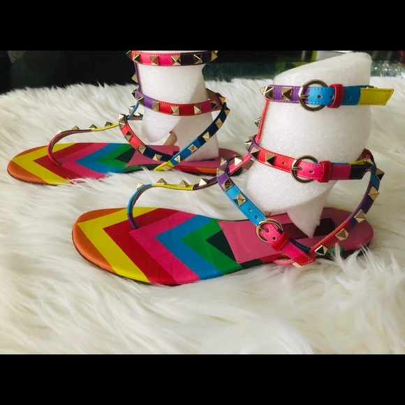 Authentic Valentino Garavani  True size es 38.5 - Picture 4 of 9